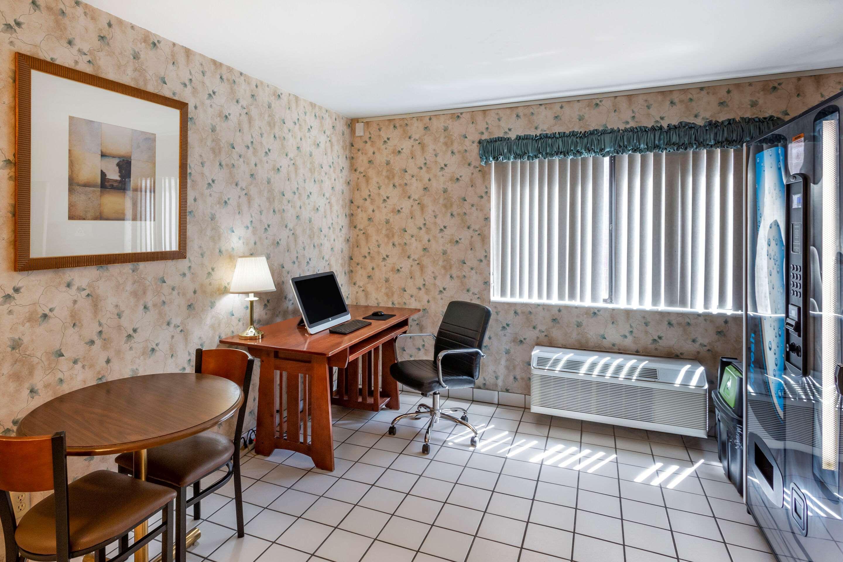 Econo Lodge Inn & Suites Sandy Eksteriør bilde